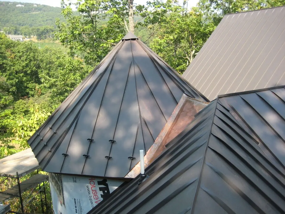 Professional Roof Tarp Installation by Craftsman Roofing in Braemar